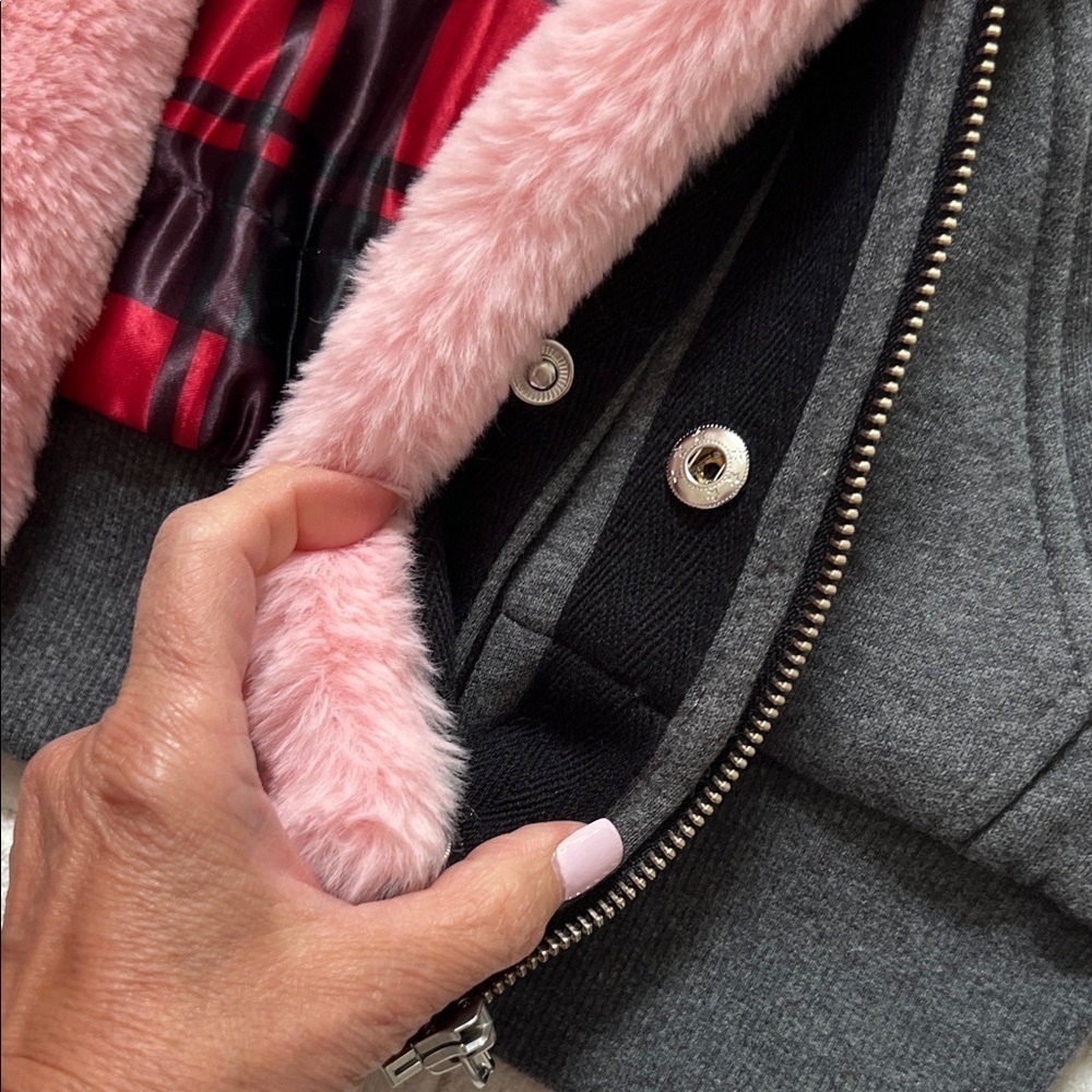 NWOT Moose Knuckles Gray Jacket with Pink faux fur Lining size XS - Picture 6 of 9